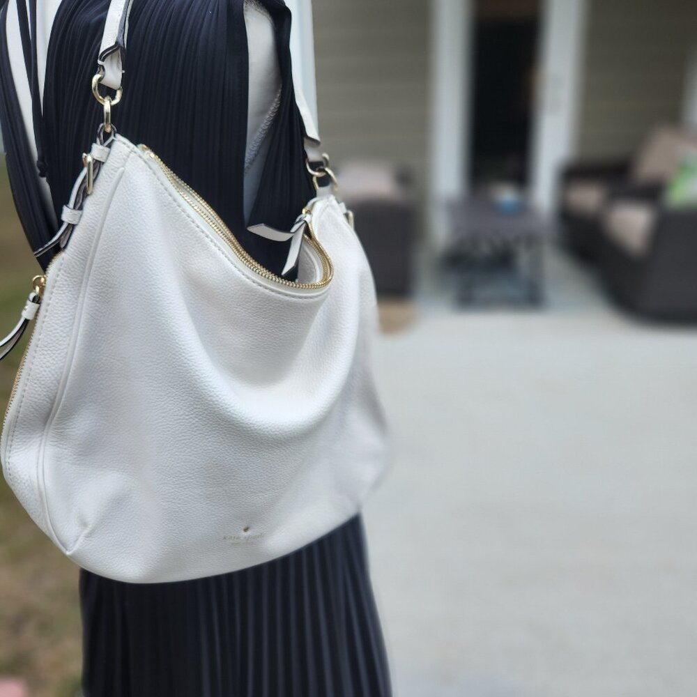 Pebbled leather white Kate Spade w zippers 90's bag